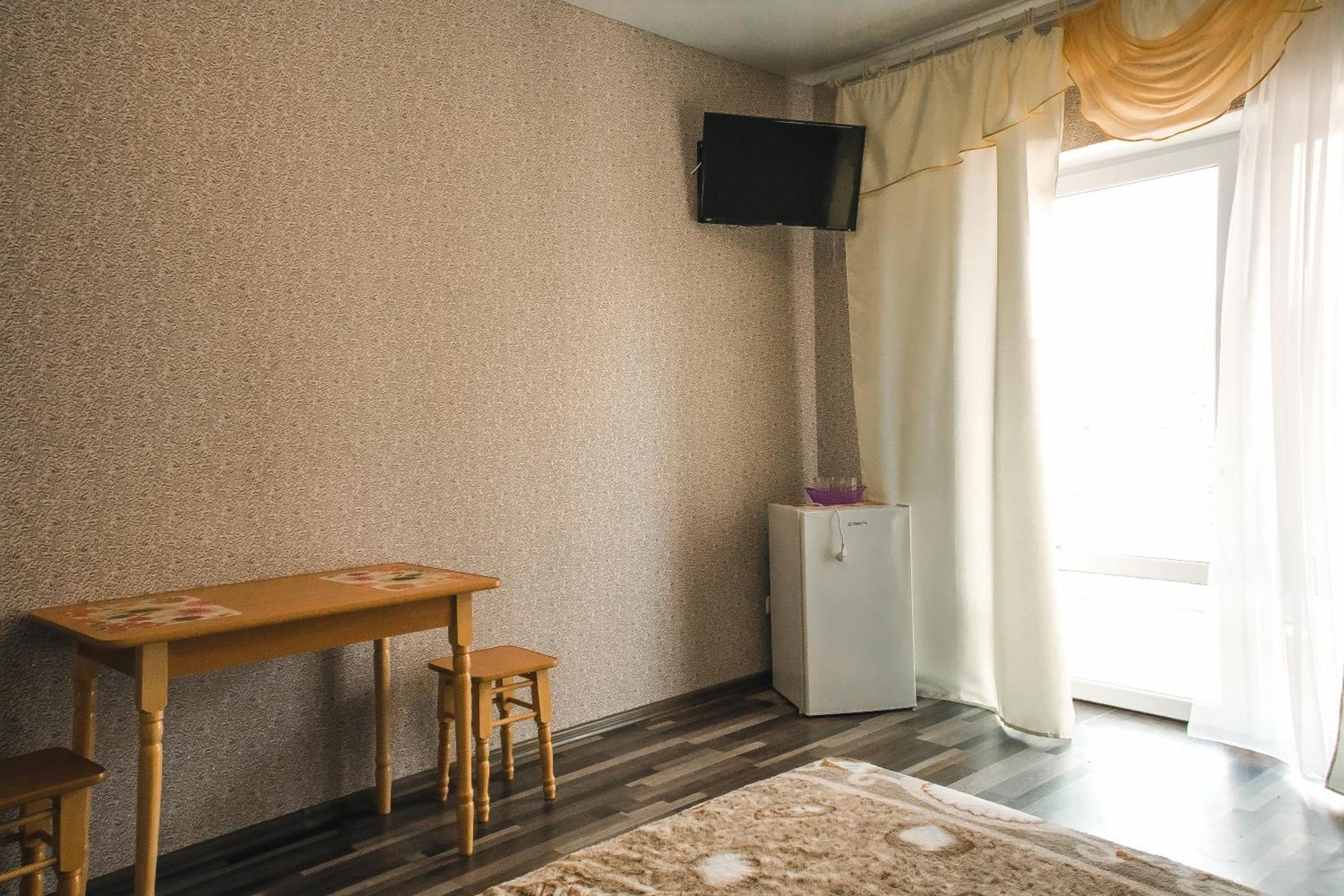Balcony Hotel Zaliznyy Port Room photo